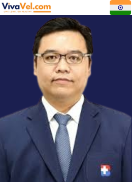 Dr. Athikom Methathien – senior spine surgeon at Bumrungrad International Hospital, expert in scoliosis, disc replacement and minimally invasive spine surgery | VivaVel.com