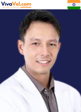 Dr. Chatpong Sastarasadhit – experienced cosmetic and reconstructive surgeon in Bangkok specializing in rhinoplasty, facelift and liposuction. | VivaVel Health