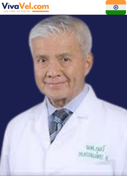 Prof. Dr. Koonlawee Nademanee - senior heart rhythm and electrophysiology specialist at Bumrungrad International Hospital, Bangkok
