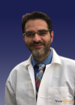 Dr. Ashish Sabharwal – senior urologist at Indraprastha Apollo Hospitals, New Delhi, skilled in kidney transplant, robotic surgery & prostate care