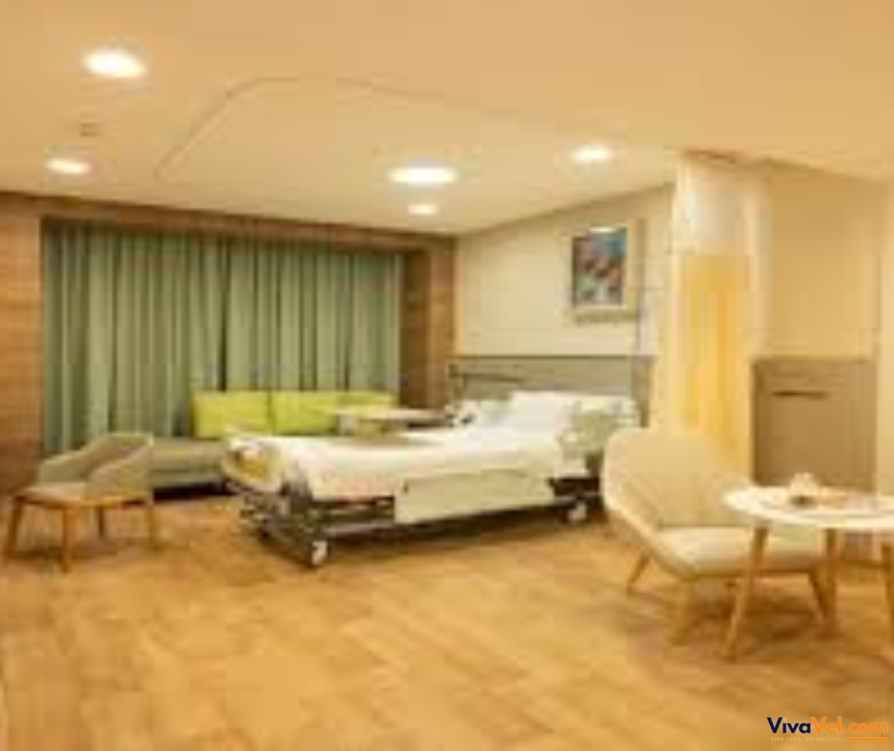 International patient receiving compassionate cancer care at APCC, supported by VivaVel.com medical travel services